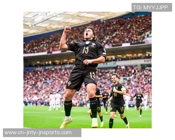 葡萄牙球员内维斯等在巴黎夺七冠国家队发海报庆祝辉煌成就