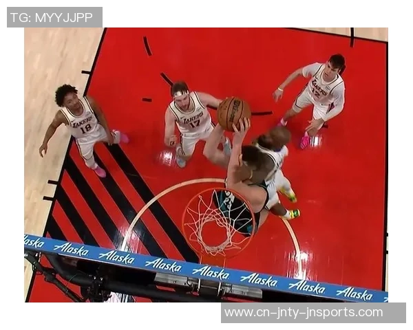 斯普利特称赞西索科防守出色尝试制造詹姆斯进攻犯规难度不小