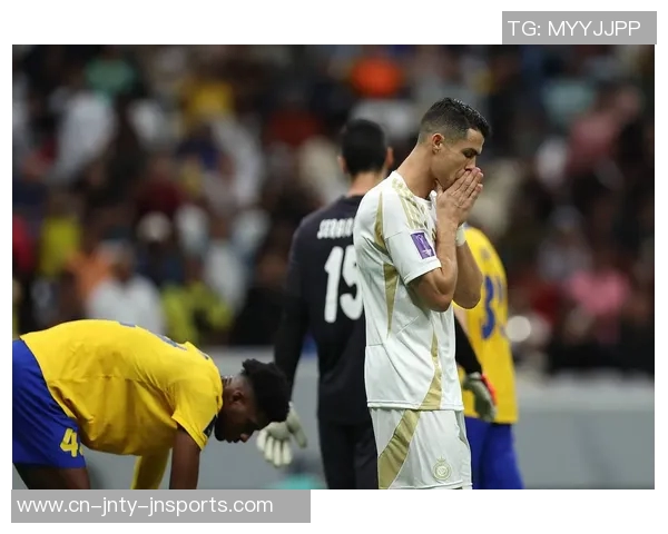 C罗里程碑之夜打入第955球利雅得胜利暂时领先对手1-0 C罗里程碑之夜打入第955球利雅得胜利暂时领先对手1-0